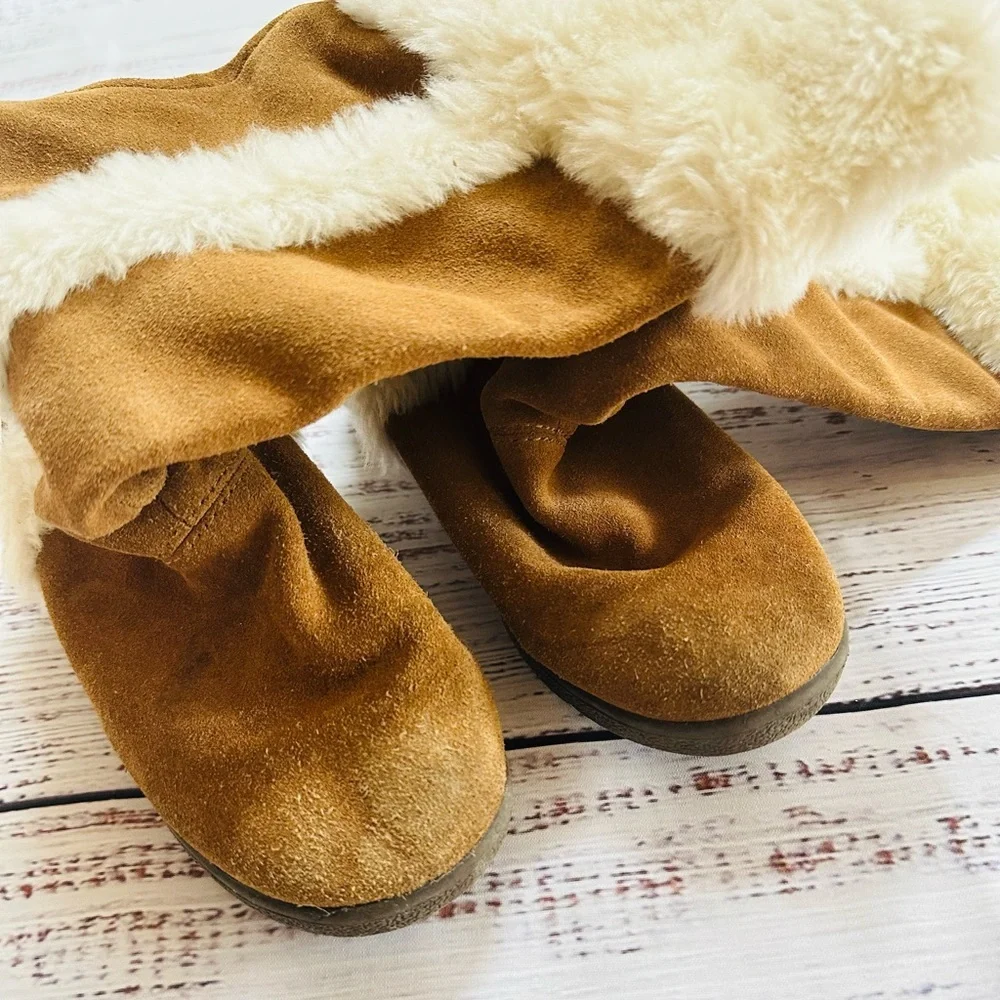 Girls brown suede boots w/ fur! Size 2